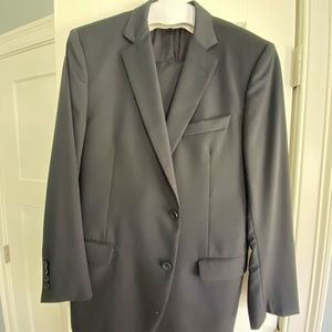 Men’s Brooks Brothers 1818 “Estrato” Navy Blue Suit. Size 44R.